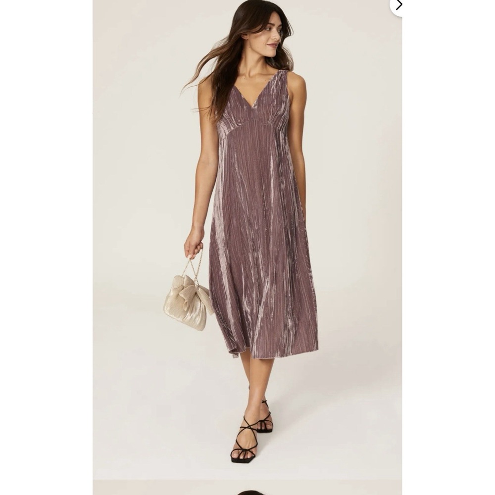 Vince Shimmering Velvet Pintuk Paneled V-Neck Dress Size 6